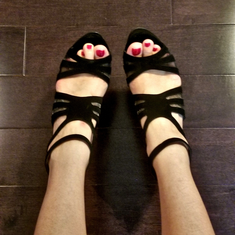 heel - Picture 3 of 3